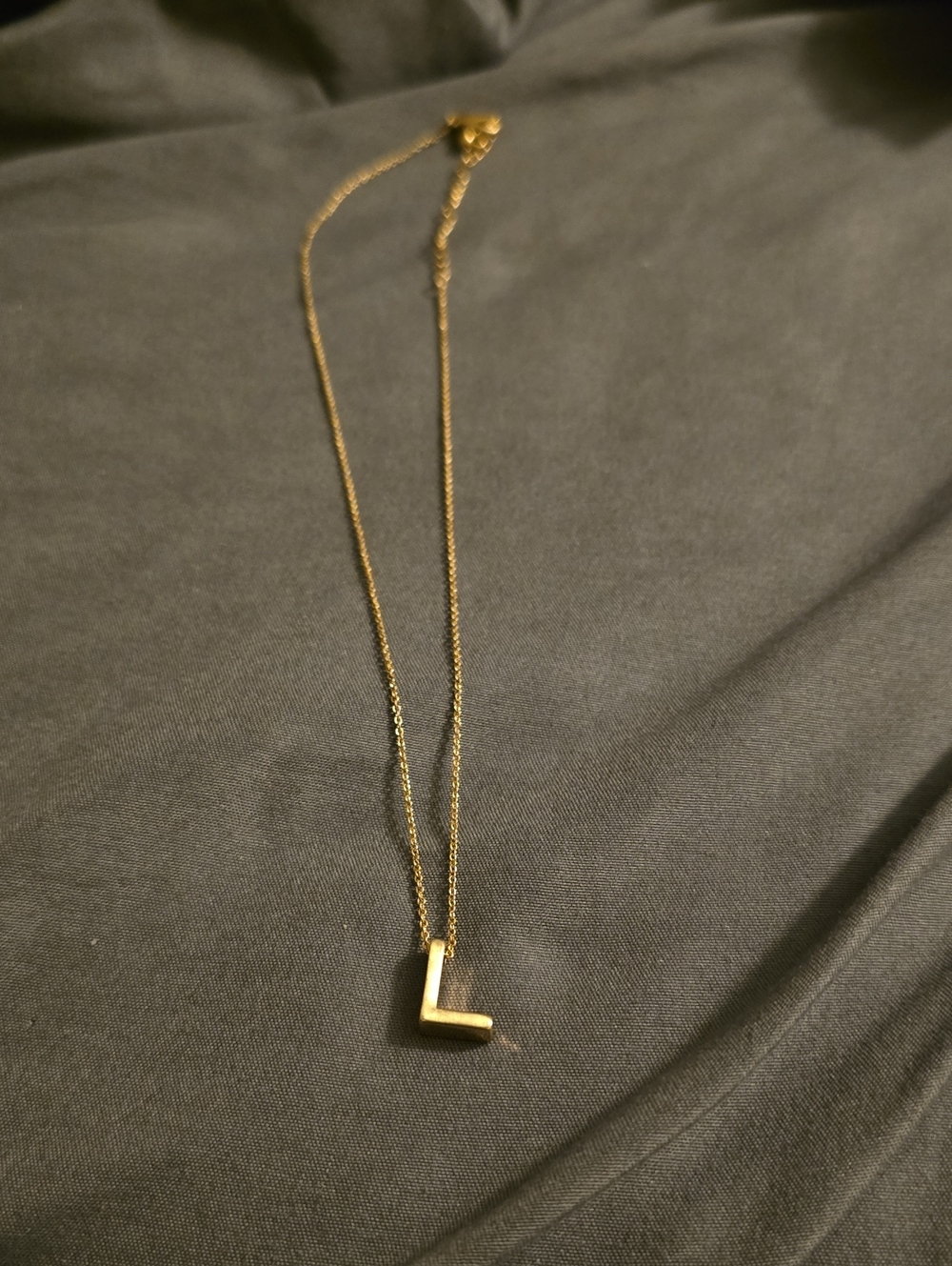 Gold Initial 'L' Pendant Necklace - Women's Jewelry